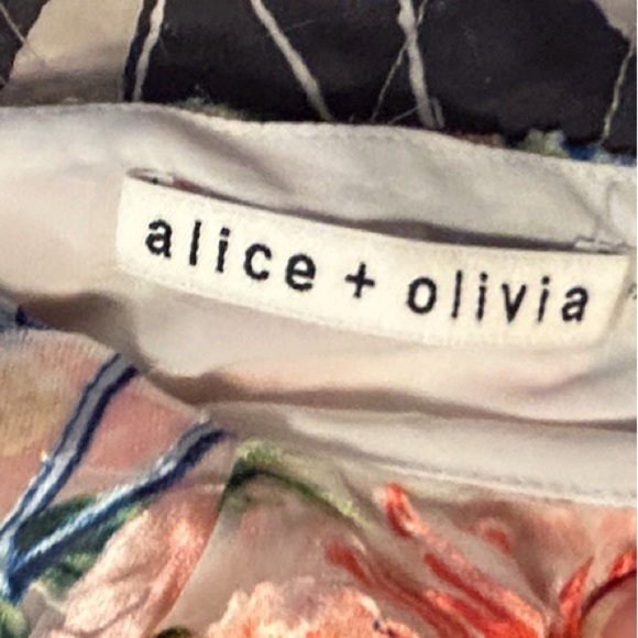 ALICE + OLIVIA Marlee Cold Shoulder Floral Ruffle Sleeve Blouse Top Silk Blend - Picture 9 of 11